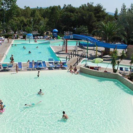 Camping Village Baia Del Marinaio Vada Exterior photo