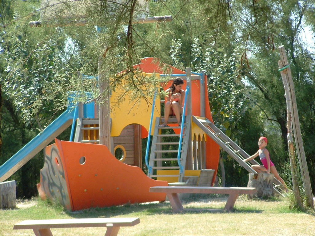 Camping Village Baia Del Marinaio Vada Exterior photo