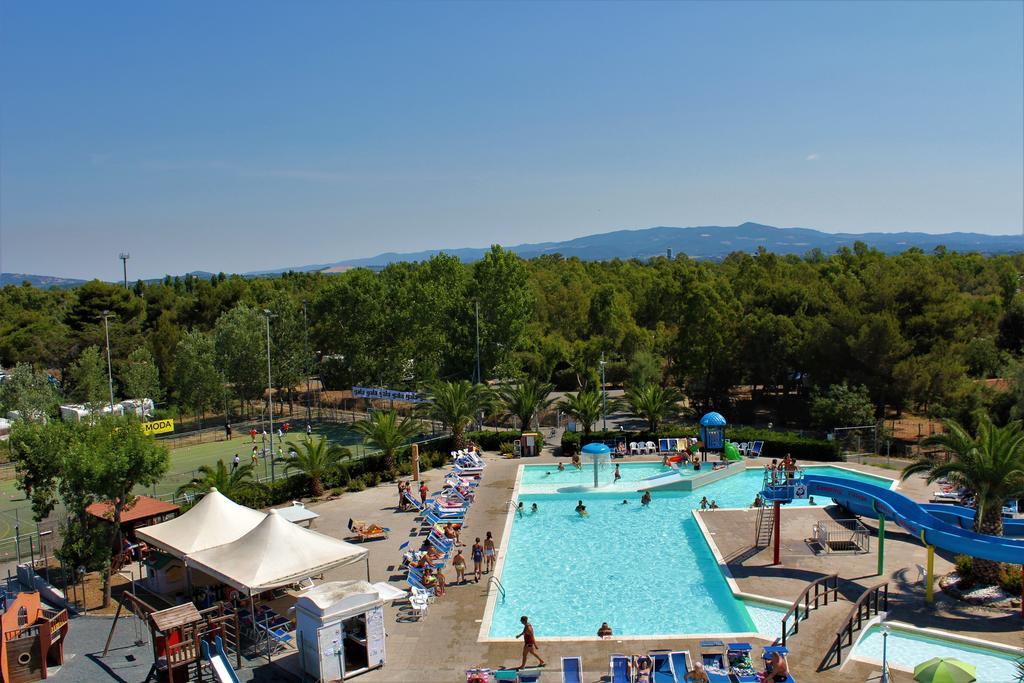 Camping Village Baia Del Marinaio Vada Exterior photo