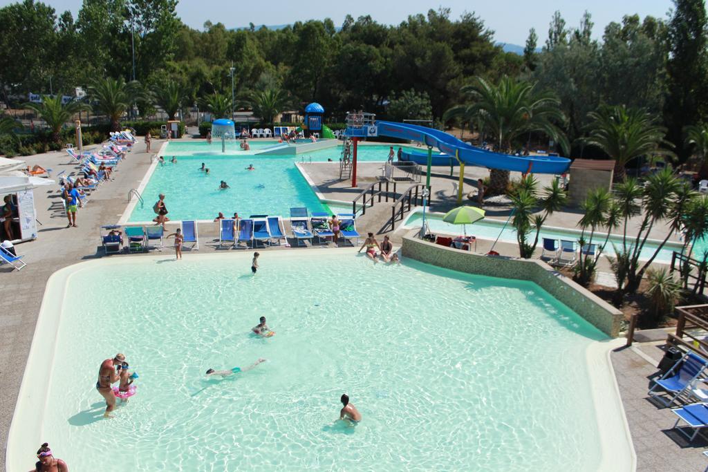 Camping Village Baia Del Marinaio Vada Exterior photo